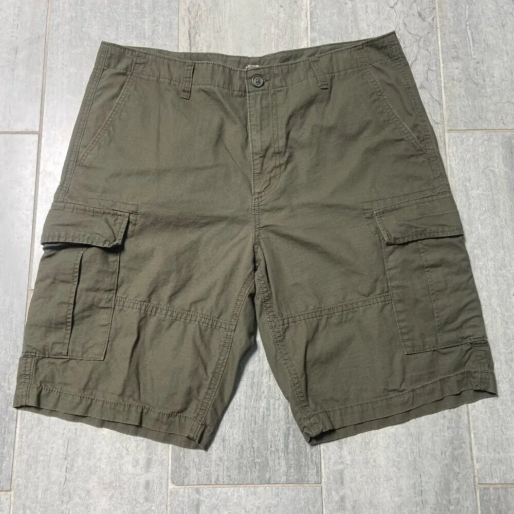 Old Navy Cotton Cargo Shorts Green Size 36